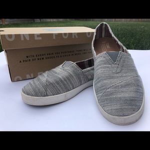 Tom’s Avalon Grey Textured Woven Flats